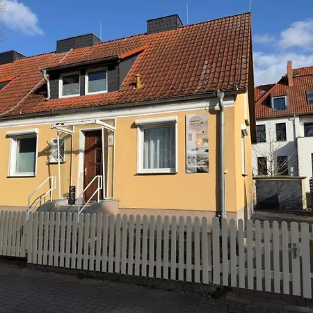 Stilvolles Fuer Gruppen Bis 8 Personen In Werderquartier 펜션